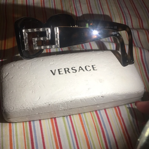 Versace sunglasses - Picture 2 of 5